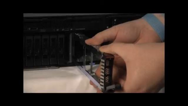 Flex System v7000 Replacing a Hard Disk Drive смотреть онлайн