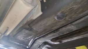 Лада Гранта фл. Осмотр днища спустя два года после обработки.