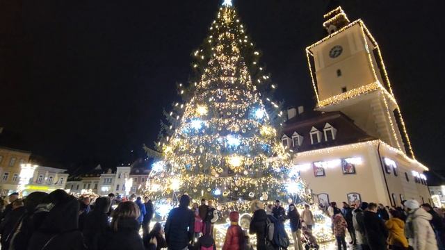 Центральная площадь города Брашов. Румыния. декабрь 2022 смотреть онлайн