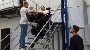 Тестируем коляску ступенькоход