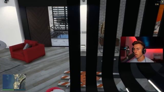 KLEINER BRUDER verkauft mein HAUS in GTA 5 RP! смотреть онлайн