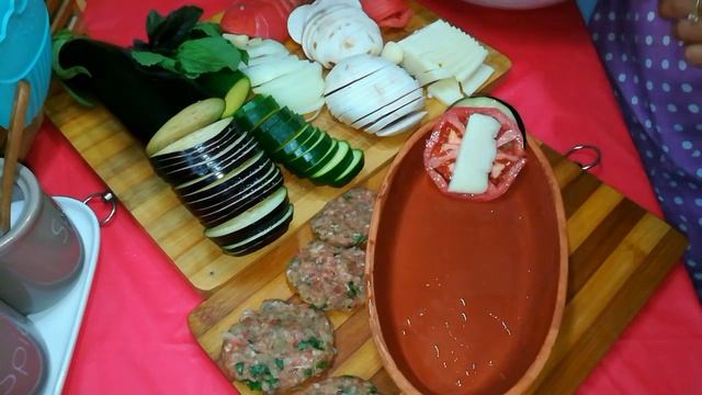 Как вкусно запечь  овощи в духовке .