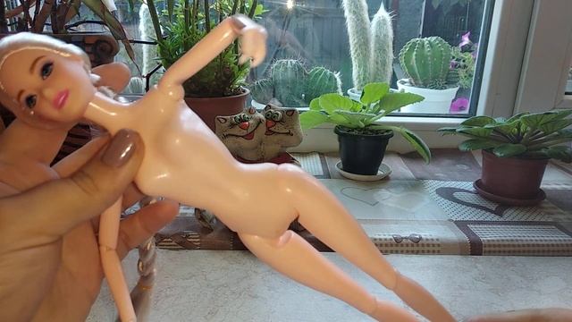 Опять ЛЫСАЯ БАРБИ? Но у нее же коса до пола? Да, но она стоит 200 рублей! смотреть онлайн