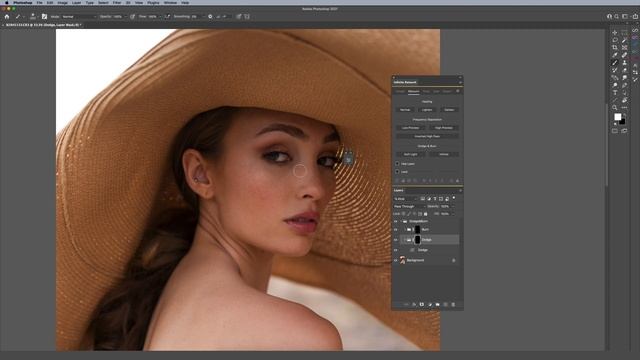 A Better Way to Dodge and Burn in Photoshop with Infinite Retouch смотреть онлайн