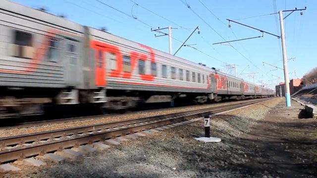 ЭП2к-028 с поездом Н-ск - Белгород смотреть онлайн