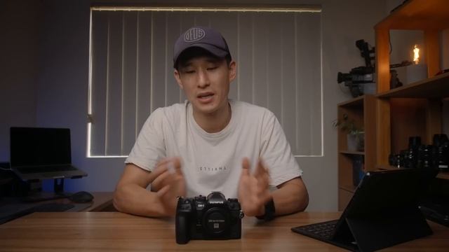 OM SYSTEM / OLYMPUS - OM-1 | A mighty camera | FULL REVIEW + Walkthrough смотреть онлайн