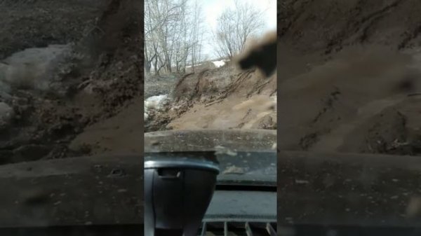 Дастер и шины Yokohama Geolander G015 AT, на весенней распутице.