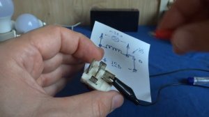 Как ПОВЫСИТЬ НАПРЯЖЕНИЕ от АККУМУЛЯТОРА для лампочек 220 вольт ?  @Дмитрий Компанец