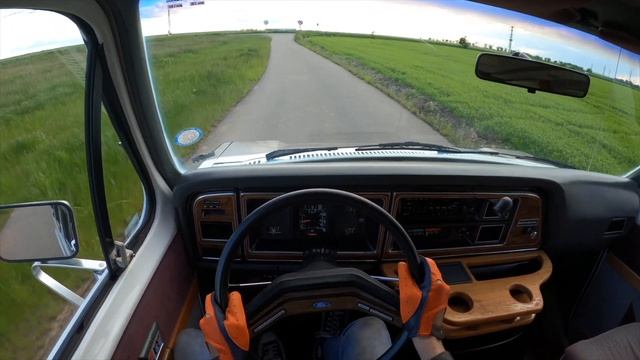 1991 Ford Econoline E-150 Van 5.0 V8 смотреть онлайн