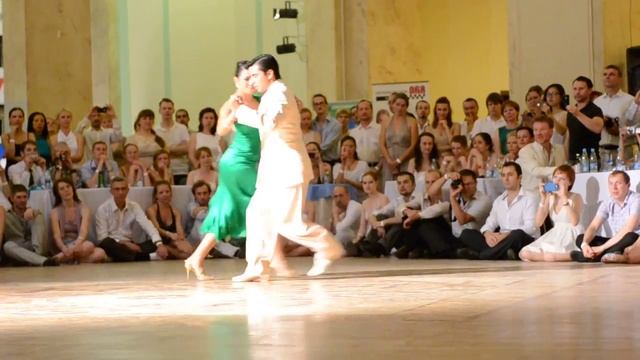 Sebastian Achaval and Roxana Suarez, valse "Viejo Porton", White nights tango-2013 смотреть онлайн