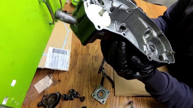 Naprawa sprzęgła - Honda NSR 125 смотреть онлайн