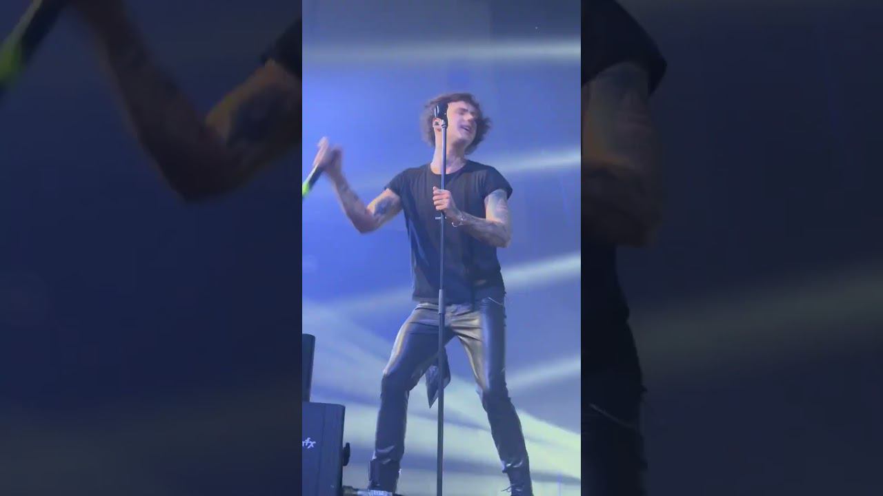 XOLIDAYBOY Комплименты Москва Мтс Live Холл 08.03.24 #xolidayboy #иванржевский #иван смотреть онлайн