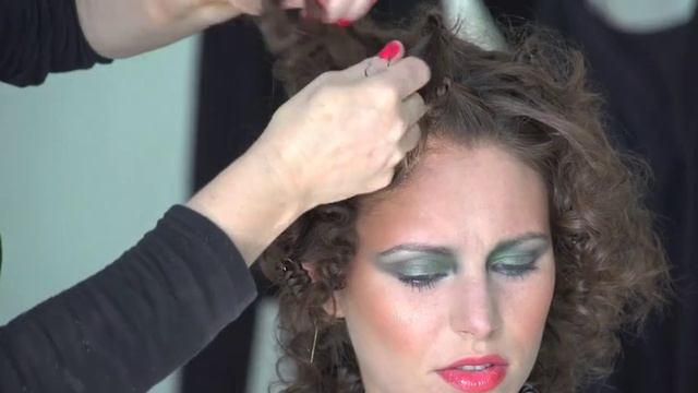 1970S Disco Hair tutorial смотреть онлайн