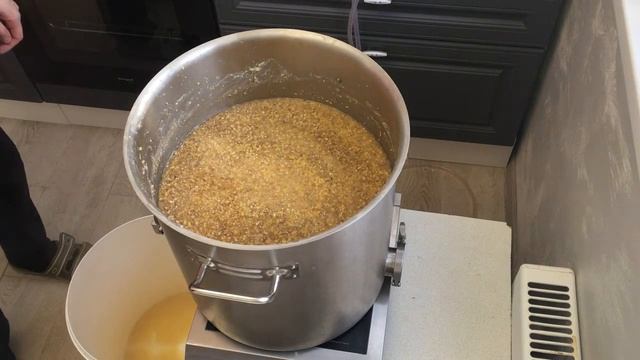 Осахаривание кукурузы солодом часть первая смотреть онлайн