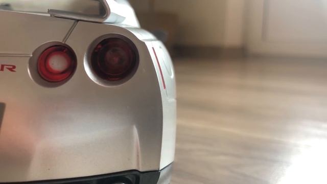 У Марка появилась новая машинка Ниссан GTR. Видео для детей. смотреть онлайн