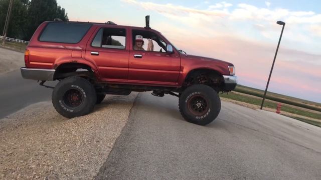 1993 Lifted 4Runner смотреть онлайн
