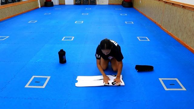 How to fold your Taekwondo Uniform like a PRO! смотреть онлайн