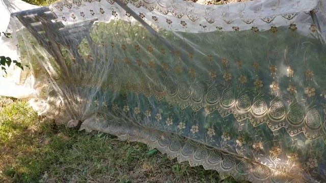 Жизнь на даче без прикрас. /Спасаю клубнику от птиц/ смотреть онлайн