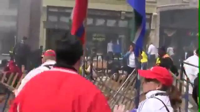 Момент взрыва во время марафонского забега в Бостоне. Америка апрель 2013 смотреть онлайн