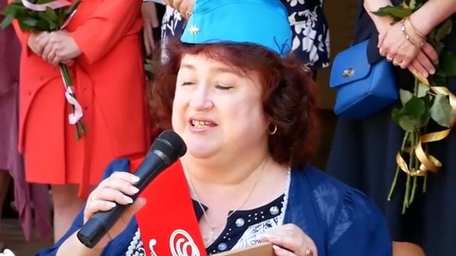 Последний звонок прозвучал для 2,5 тысяч армавирских выпускников смотреть онлайн