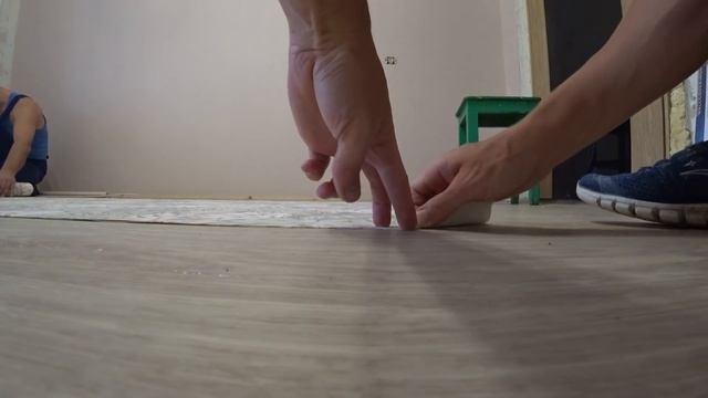 Лучшие обои для ваших стен!Клеим обои без подготовки стен.Три вида обоев в одной комнате. смотреть онлайн