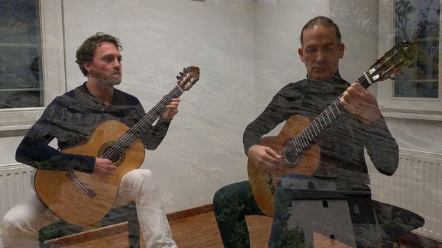 Andante e Rondeau de Mozart, arranged by F. Carulli, performed by Marco Tamayo and Aldo Bontá смотреть онлайн