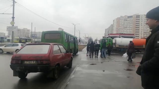 Харьков временно высадка из Черкасской лозовой происходит возле супермаркета РОСТ на алексеевки смотреть онлайн