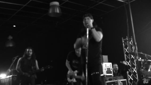 Performing ACDC's Highway To Hell with Dave Evans смотреть онлайн