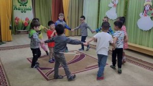 Муз.игра "Волшебная прищепка".Детский сад "Умка" г.Алматы Ул.Си Синхай
Танец-развлечение.