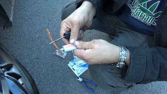 БЫСТРЫЙ РЕМОНТ КОЛЕСА .МУЖ УЧИТ МЕНЯ КАК КЛЕИТЬ КОЛЕСО ШНУРОМ vlog USA смотреть онлайн