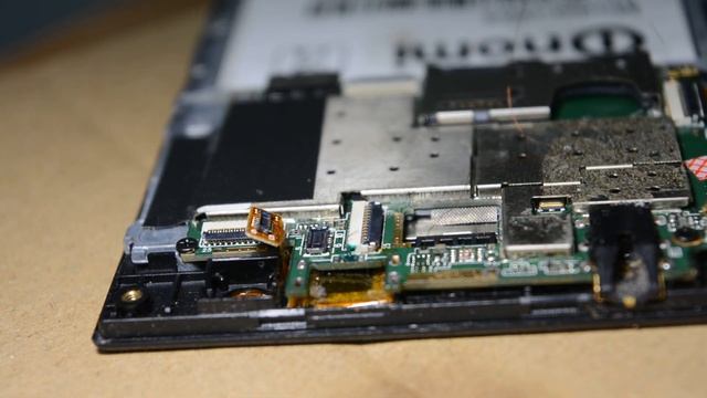 Ремонт телефона nomi i503. Замена коннектора заряда и кнопки включения. смотреть онлайн