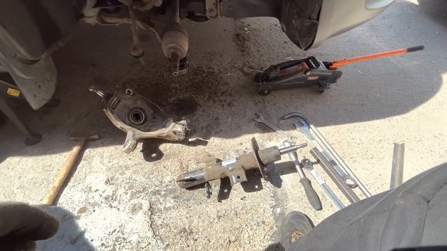 Замена передних амортизаторов Jeep Cherokee KL LBM смотреть онлайн