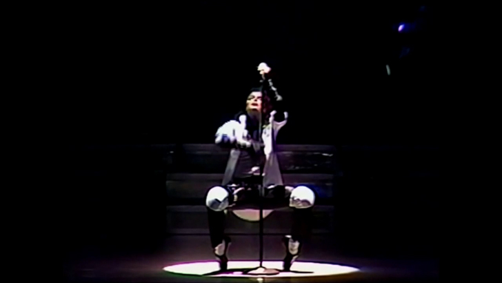 Michael Jackson - Dirty Diana - Live At Wembley (1988)