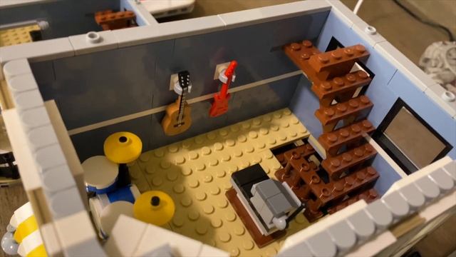 2017 LEGO Creator Expert ASSEMBY SQAURE 10255 Review! смотреть онлайн