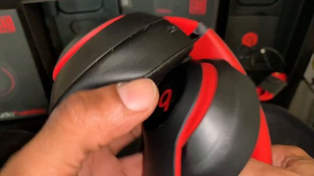 Fake vs Real Beats Studio3 Wireless Decade Collection - Defiant Black-Red смотреть онлайн