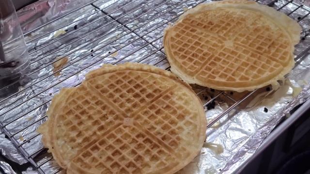 Cheese waffle, Ice cream waffle with Nutella whipped cream - Korean street food ,요미야미 смотреть онлайн