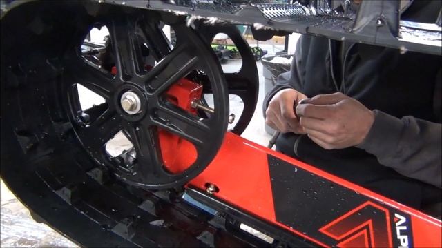 How to set your snowmobile TRACK tension смотреть онлайн