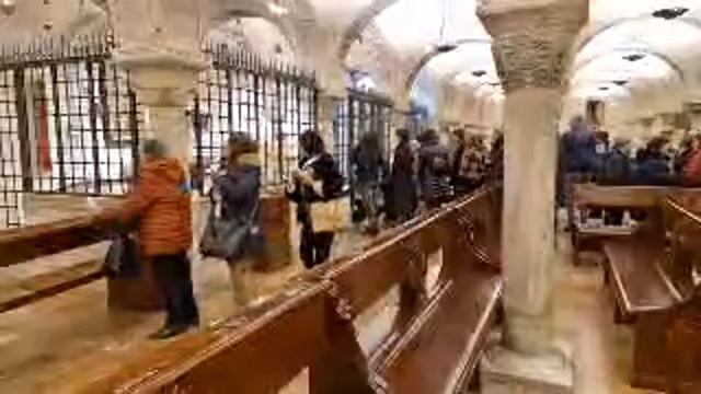? 18 декабря - праздничная служба с акафистом у мощей Николая Чудотворца, г. Бари смотреть онлайн