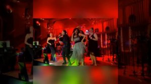 Гюльгюн, Эсме, Ифакат, Султан поют на концерте у Эмре Алтуга