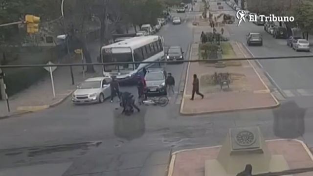 Incidentes en Avenida Bicentenario y Paseo Güemes смотреть онлайн