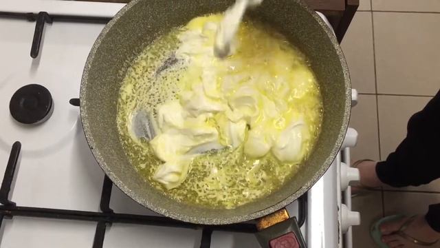 Яйца в сметане смотреть онлайн