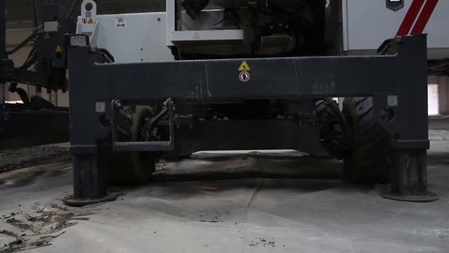 Устройство бесшовного сталефибробетонного пола на транспортно-логистическом центре "Прилесье" смотреть онлайн