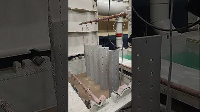 Покрытие оловом медной шины сечение 8х100 мм длиной 500 мм. смотреть онлайн