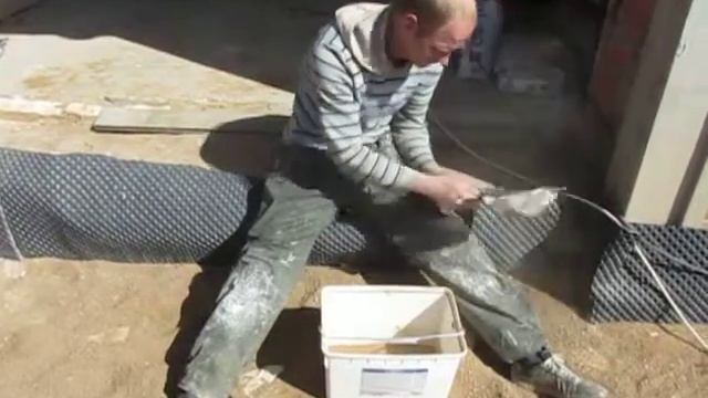 Дрозды: Сяся просеивает песок через ситечко :)) смотреть онлайн