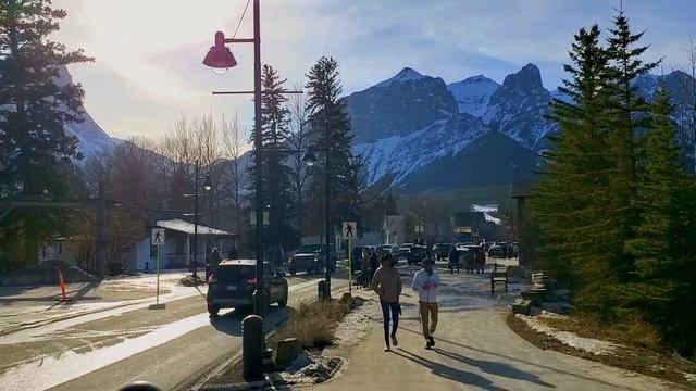 Canmore Town Centre Walk, Alberta, Canada. #canmore #Alberta #canmoredowntown