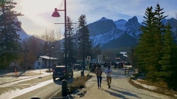 Canmore Town Centre Walk, Alberta, Canada. #canmore #Alberta #canmoredowntown
