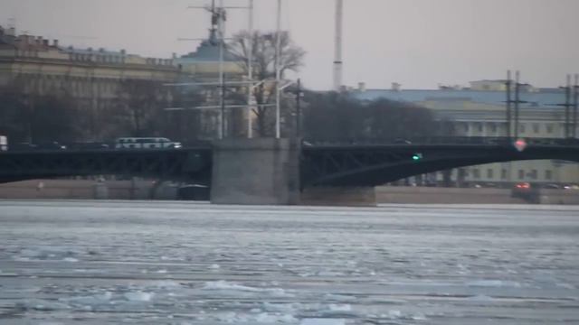Лед на Неве, Петропавловская крепость, ледоход смотреть онлайн