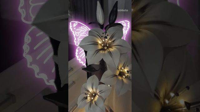 большие ЛИЛИИ с горящими тычинками из изолона))) смотреть онлайн