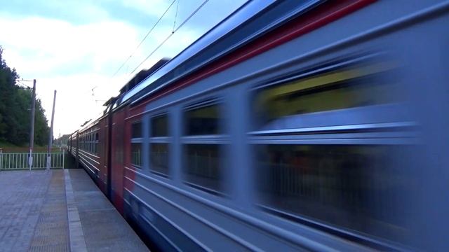 Электропоезд ЭД4М-0433 сообщением "Бирюлёво Пассажирское - Москва Павелецкая" смотреть онлайн
