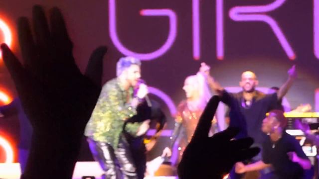 Christina Aguilera & Adam Lambert 